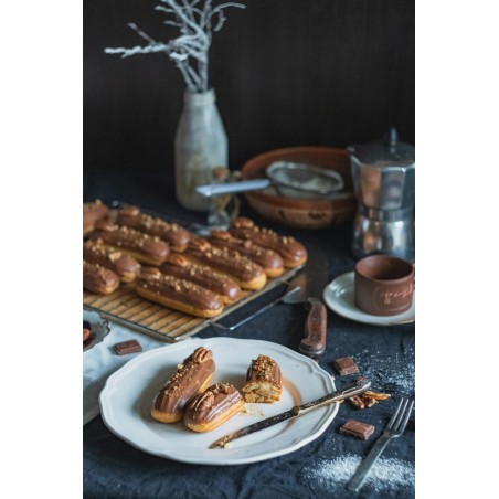 Eclair-uri cu Ciocolată și Caramel